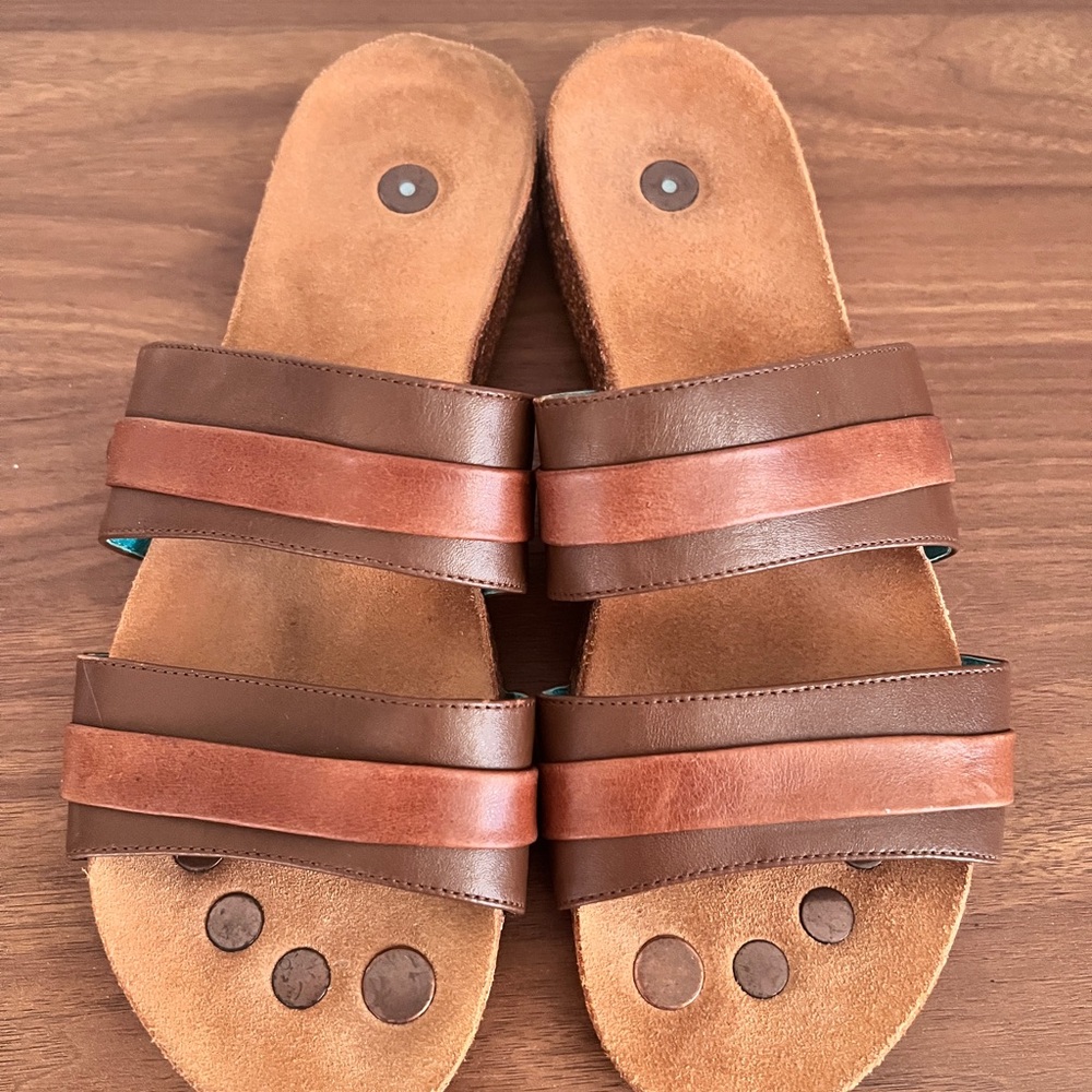 Elegant Brown Leather Women's Sandals
